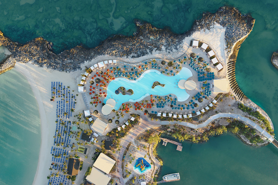 NCL GSC Pool ©Norwegian Cruise Line.jpg